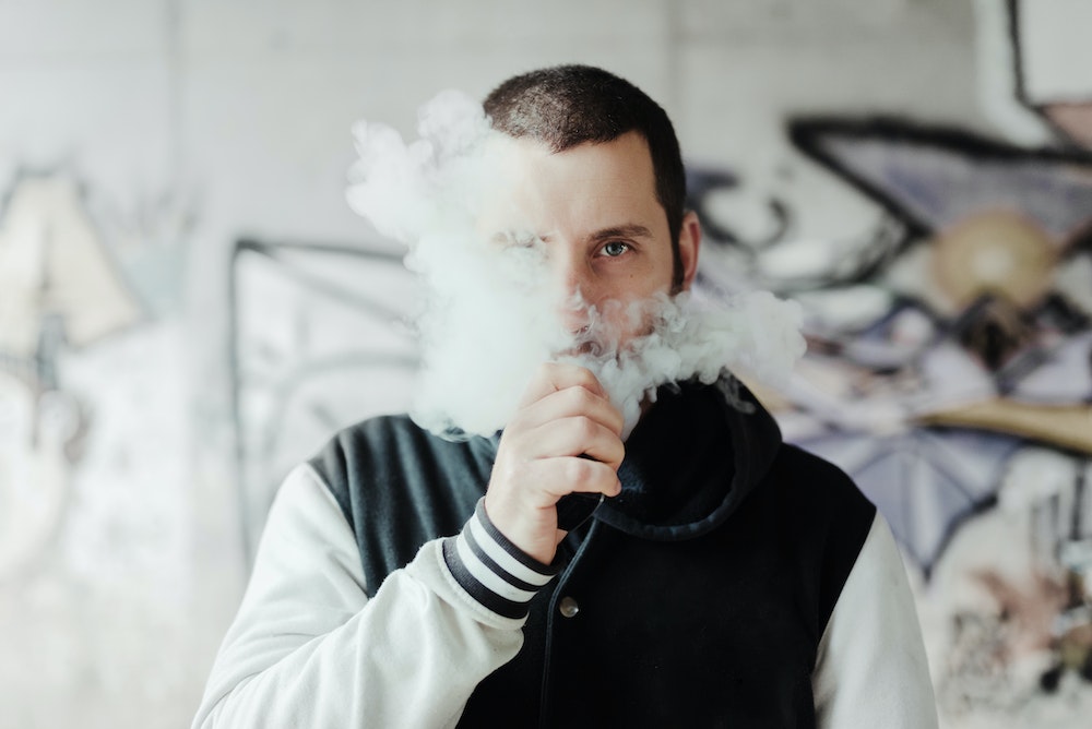 Le rôle des réseaux sociaux dans le marketing de la cigarette électronique Puff