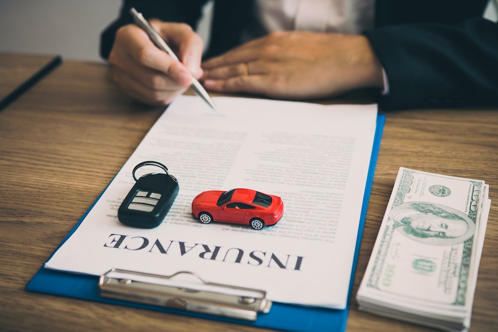 Assurance tous risques ou assurance au tiers : comment choisir la meilleure option pour sa voiture ?