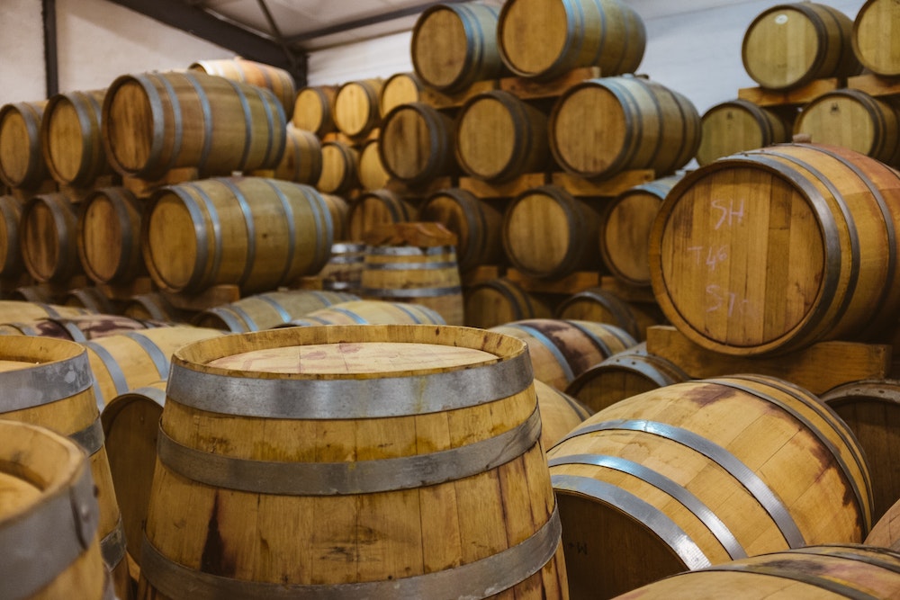 Investir dans le vin dans un contexte de mondialisation : comment les accords commerciaux influencent-ils les possibilités d'investissement ?