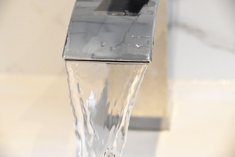 La vérité inquiétante sur l'eau du robinet : ce que les compagnies d'eau ne veulent pas que vous sachiez!