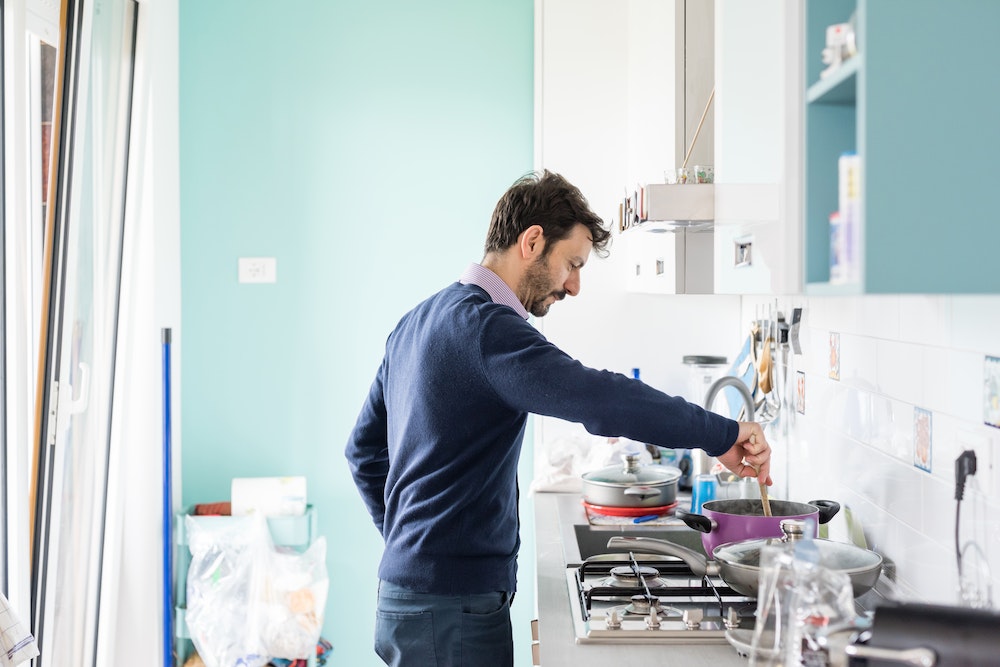 Les secrets d'un dîner entre amis réussi: conseils et astuces pour une soirée mémorable