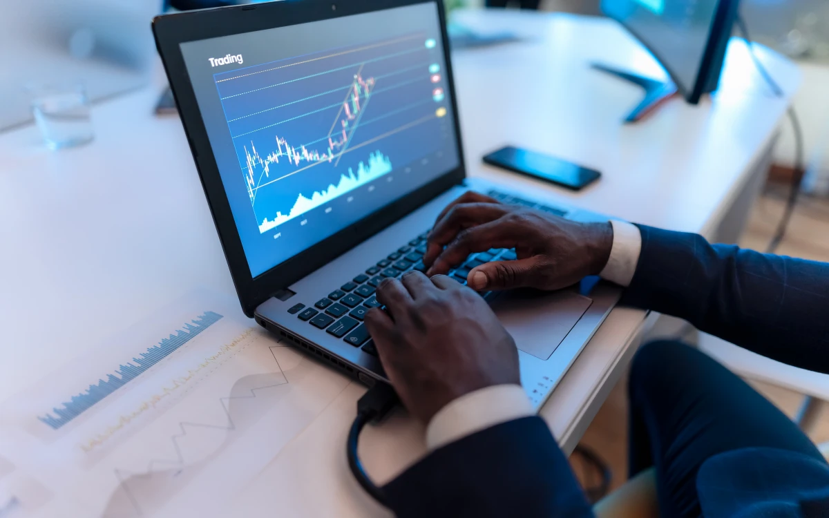 La blockchain au-delà des cryptomonnaies : une révolution en marche