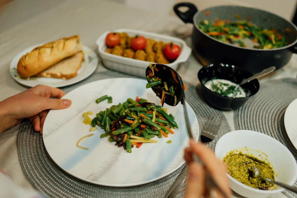 Cuisine rapide et saine pour les soirs de semaine : nos conseils pour gagner du temps sans négliger la qualité